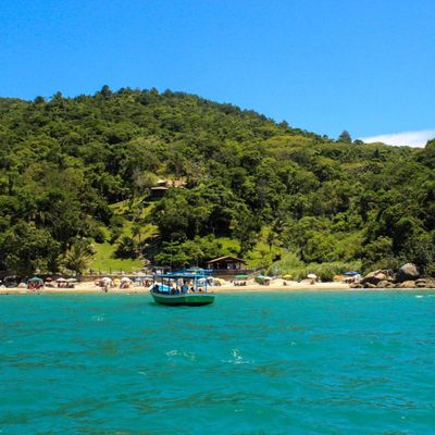 Praias de Porto Belo: o litoral que conquista quem busca natureza e qualidade de vida