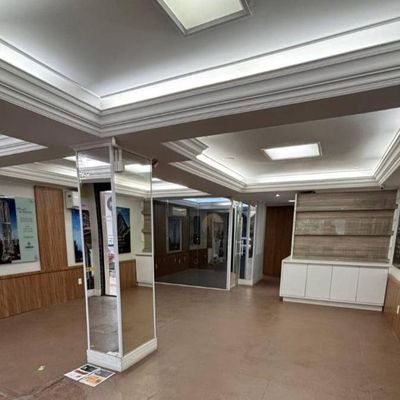 SALA COMERCIAL NA AVENIDA BRASIL EM ÓTIMA LOCALIZAÇÃO EM BALNEÁRIO CAMBORIÚ - Salas Comerciais em Centro, Balneário Camboriú - para locação - LIBERATIO IMOBILIARIA LTDA