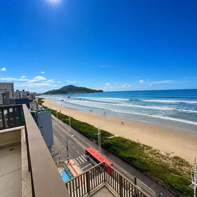 Duplex exclusivo Frente Mar com Vista Deslumbrante