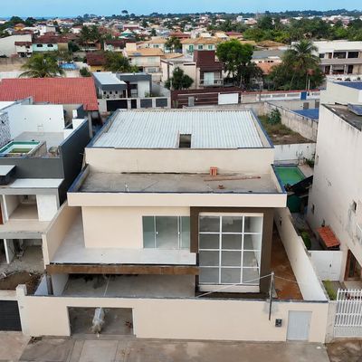Casa Duplex de Alto Padrão com 4 Quartos e Vista para o Mar em Interlagos – Vila Velha