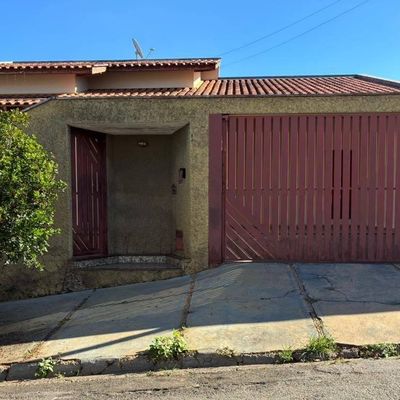 Casa com 3 quartos para Locação, Colinas São José - São José do Rio Pardo