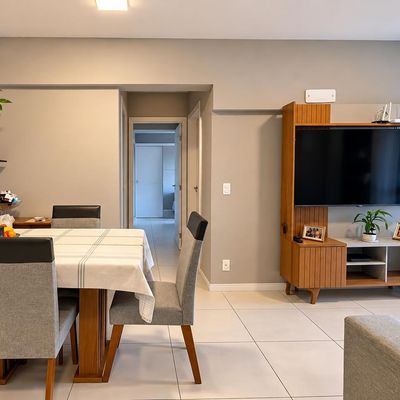 Apartamento Semimobiliado para Locação Anual, 2 Quartos (1 Suíte), 2 Banheiros, 2 Vagas de Garagem, Centro, Itajaí-SC - Apartamento em Centro, Itajaí - para locação - I3 CORRETORES ASSOCIADOS S/S