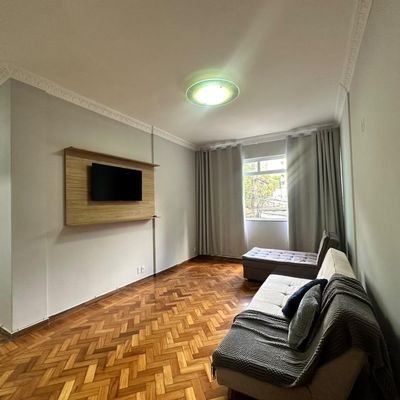 Apartamento a venda, modernizado, sala ampla, 3 ótimos quartos, banheiro social, cozinha com móveis planejados, dependência - 300 metros do Largo da Segunda Feira e estação de metrô São Francisco Xavier.. - Apartamento em Tijuca, Rio de Janeiro - à venda - MIGUEZ IMOBILIÁRIA