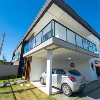 Sobrado com 3 dormitórios à venda, 149 m² por R$ 1.300.000,00 - Rainha do Mar - Itapoá/SC - Sobrado em Rainha do Mar, Itapoá - à venda - Nossa Praia Imóveis