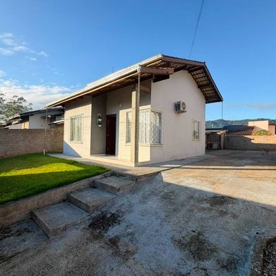 Casa Semimobiliada Com 325m² De Área De Terreno | Nereu Ramos - Jaraguá do Sul - Casa em Nereu Ramos, Jaraguá do Sul - à venda - Eskala Imóveis LTDA