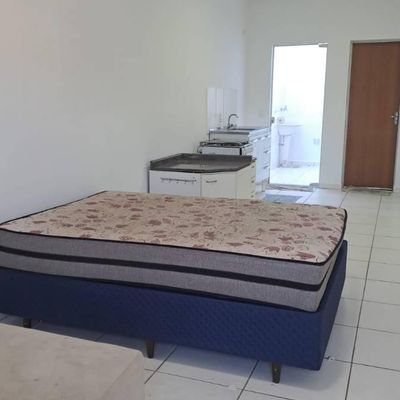 Kitnet Térrea com 1 Quarto, Sala, Cozinha, Banheiro e 1 Vaga de Garagem - Kitnet em Parque Três Meninos, Sorocaba - à venda - Brasil Borges Negócios