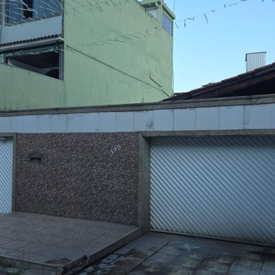 Casa 3 Quartos em Chacrinha, Duque de Caxias: Estilo Industrial e Funcional