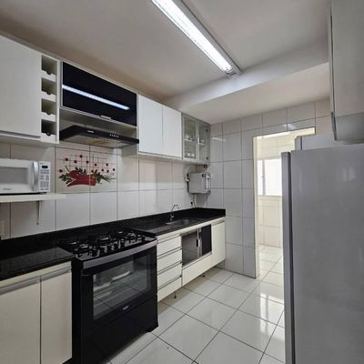 Apartamento a venda Saraiva R$ 520.000,00