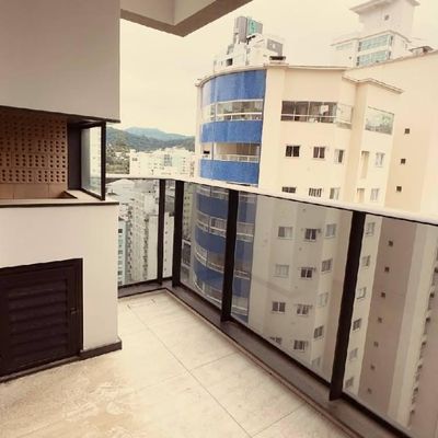 APARTAMENTO COM 4 SUÍTES E 4 VAGAS DE GARAGEM PRIVATIVAS EM BALNEÁRIO CAMBORIÚ - Apartamento em Pioneiros, Balneário Camboriú - à venda - LIBERATIO IMOBILIARIA LTDA