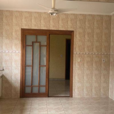 Casa Sobrado em Centro com 2 suítes com closet - Avaré. Foto 4
