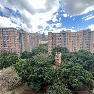 APARTAMENTO A VENDA - SALA EM 2 AMBIENTES, 2 QUARTOS, BANHEIRO SOCIAL, AMPLA COZINHA, DEPENDÊNCIA COMPLETA, 1 VAGA DE GARAGEM - RUA VIA LÁCTEA. - Apartamento em Vila Isabel, Rio de Janeiro - à venda - MIGUEZ IMOBILIÁRIA