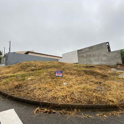 LOTE COM 280,00 M² DE ESQUINA EXCELENTE TOPOGRAFIA JD. BELVEDERE - Lote/Terreno em Jardim Belvedere, São João da Boa Vista - à venda - BOCOLI IMÓVEIS