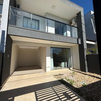 Sobrado a 600m da praia com 3 quartos, Centro - Balneário Piçarras - Sobrado em Centro, Balneário Piçarras - à venda - MARIAN IMÓVEIS