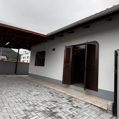Casa com 3 quartos, Barra do Rio Cerro - Jaraguá do Sul - Casa em Barra do Rio Cerro, Jaraguá do Sul - para locação - Imobiliária Piermann