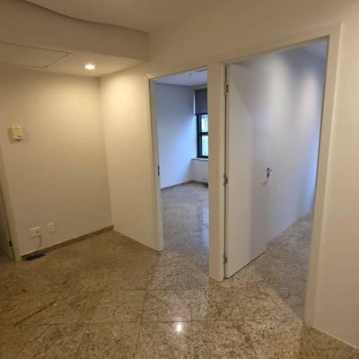 Locação de Sala Comercial Pronta para Uso na Rua Cubatão no Condomínio Mariana Tower - Salas Comerciais em Vila Mariana, São Paulo - para locação - Um Imóvel