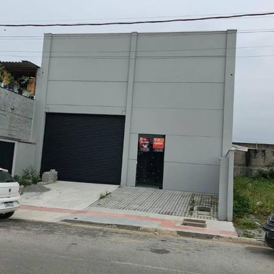 Galpão Industrial 251m² em Itajaí - Santa Regina | Funcional e Moderno