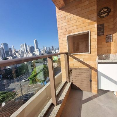 MAVERICKS - LOCAÇÃO ANUAL APARTAMENTO 2 DORMITÓRIOS, SENDO 1 SUÍTE, SEMIMOBILIADO COM VAGA PRIVATIVA NO BAIRRO NAÇÕES EM BALNEÁRIO CAMBORIÚ - Apartamento em Nações, Balneário Camboriú - para locação - CRISTINA DA SPEROTTO IMOBILIÁRIA LTDA