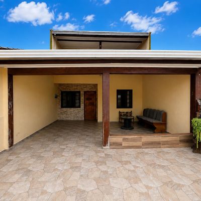 Sobrado Com 114,90 m² Em Localização Para Investir