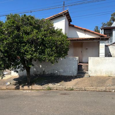 Casa no Bairro Nossa Senhora de Fátima - Casa em Vila Nossa Senhora de Fátima, São João da Boa Vista - à venda - Helena Imóveis