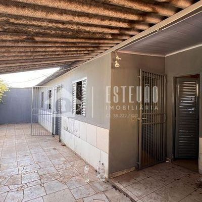Imóvel ideal para renda em avenida comercial, 01 casa + 04 barracões - Vila Brasília - Residencial e Comercial em Vila Brasília, Aparecida de Goiânia - à venda - ESTEVÃO IMOBILIÁRIA LTDA