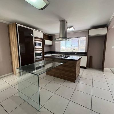 CASA TRIPLEX – BAIRRO SÃO JOÃO, ITAJAÍ/SC - Casa em São João, Itajaí - para locação - Brava Norte Imóveis