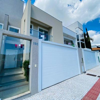CASA GEMINADA AMPLA DE 3 DORMITÓRIOS Á VENDA NA PRAIA DOS AMORES - Casa Geminada em Praia dos Amores, Balneário Camboriú - à venda - LIBERATIO IMOBILIARIA LTDA