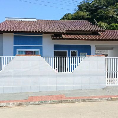 Casa Semimobiliada Com 01 Suíte + 02 Dormitórios | Santo Antônio - Jaraguá do Sul - Casa em Santo Antônio, Jaraguá do Sul - à venda - Eskala Imóveis LTDA