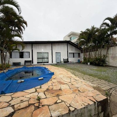 CASA NO ESTALEIRINHO -  BALNEÁRIO CAMBORIU