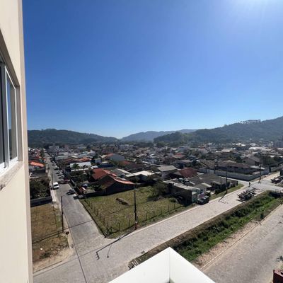 Apartamento com 03 dormitórios no Res. Atalaia