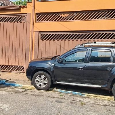 Casa  3 quartos 1 suite terreno  10/30garagem  para 6 carros  Mineirão