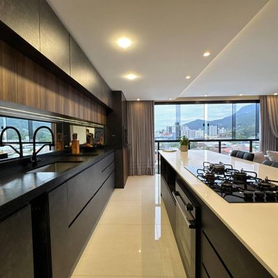 Apartamento Semimobiliado com 3 Suítes à Venda no Jaraguá Esquerdo