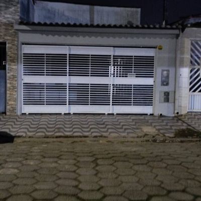 Casa Térrea na Praia, 135m², 2 Dormitórios, sendo 1 suíte, 2 vagas, Financia no Bairro Vera Cruz, Mongaguá-SP - Casa em Vila Vera Cruz, Mongaguá - à venda - Paula & Abreu Imóveis