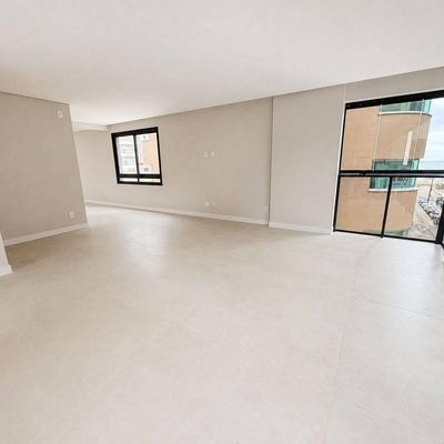APARTAMENTO AMPLO COM 3 SUÍTES EM BALNEÁRIO CAMBORIÚ - Apartamento em Centro, Balneário Camboriú - à venda - LIBERATIO IMOBILIARIA LTDA