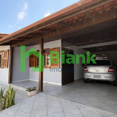 CASA NO CENTRO 400 METROS DO MAR - 3 QUARTOS - VENDA - Casa em Centro, Navegantes - à venda - Biank Imóveis