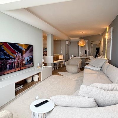 APARTAMENTO FRENTE MAR MOBILIADO COM 3 DORMITÓRIOS SENDO 2 SUÍTES EM BALNEÁRIO CAMBORIÚ - Apartamento em Centro, Balneário Camboriú - para locação e à venda - LIBERATIO IMOBILIARIA LTDA