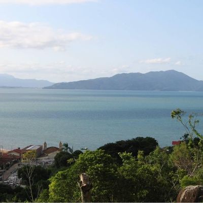 ÁREA COM 3.228,13M COM ESCRITURA PUBLICA E VISTA PRO MAR - Lote/Terreno em Canto dos Ganchos, Governador Celso Ramos - à venda - ADMIR MIRANDA NEGÓCIOS IMOBILIARIOS