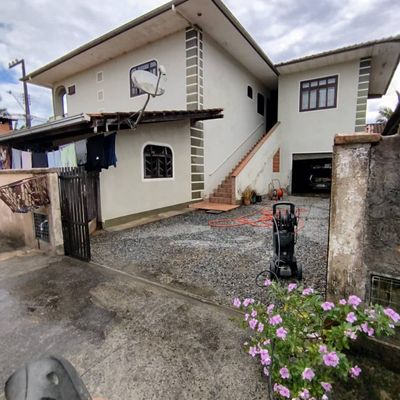 Aluga-se Casa - Cx d'água - Sobrado em Caixa D'Água, Guaramirim - para locação - Cottage Imóveis ~ Creci 5946J