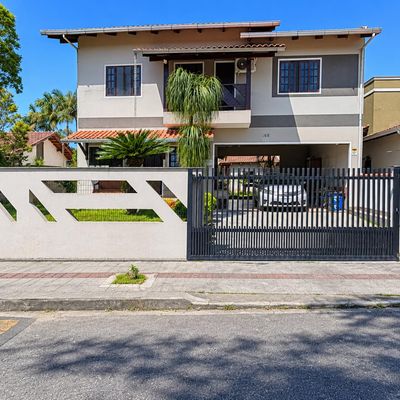 Sobrado a venda em Guaramirim - Beira Rio - Casa em Beira Rio, Guaramirim - à venda - Guara Imóveis Ltda