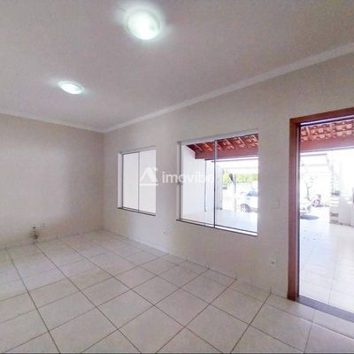 Casa Espaçosa com 3 dormitórios, 1 Suíte e garagem para 2 carros no Bairro Terramérica. - Casa em Jardim Terramérica II, Americana - à venda - Imovibe Imóveis Ltda.