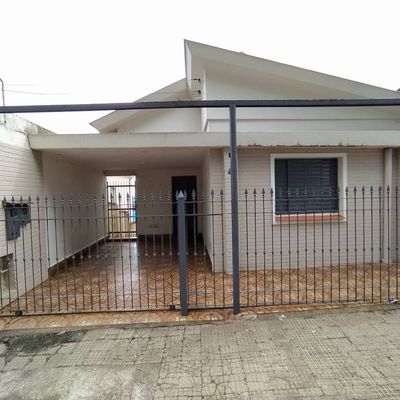 Casa com 3 quartos para Locação, Centro - São José do Rio Pardo