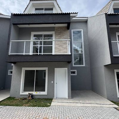 Venda Sobrado em Condomínio com 3 suites no Uberaba Curitiba Pr