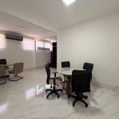 SALA 3 - EDIFÍCIO PRÓXIMO HOSPITAL SANTA CASA - Salas Comerciais em Centro, São João da Boa Vista - para locação - BOCOLI IMÓVEIS