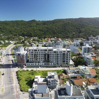 Apartamento à Venda com 2 Suítes, 2 Vagas Privativas, 81,02m² no Bairro de Bombas - Bombinhas/SC
