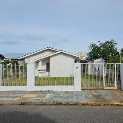 Casa com 3 quartos e Piscina - 146m - Bela Vista