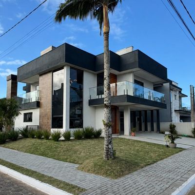 Sobrado com 294m² dentro do Condominio Fechado South Beach