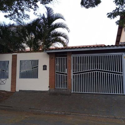 LINDA CASA NO JARDIM AMERICA JACAREÍ SP LOCAÇÃO - Casa em Jardim América, Jacareí - para locação - LISURA IMÓVEIS