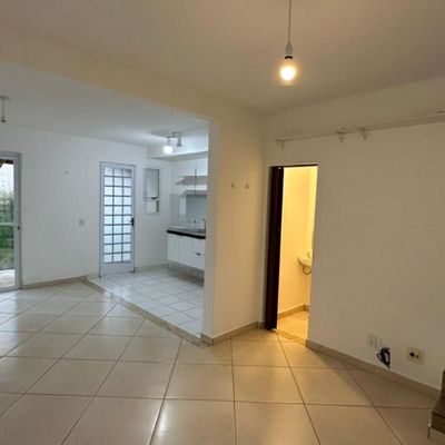 Casa Sobrado com Amplo Quintal no Condomínio Villa Flora - Sobrado em Chácaras Residenciais Santa Maria, Votorantim - para locação - LEICAM ENGENHARIA IMOBILIÁRIA