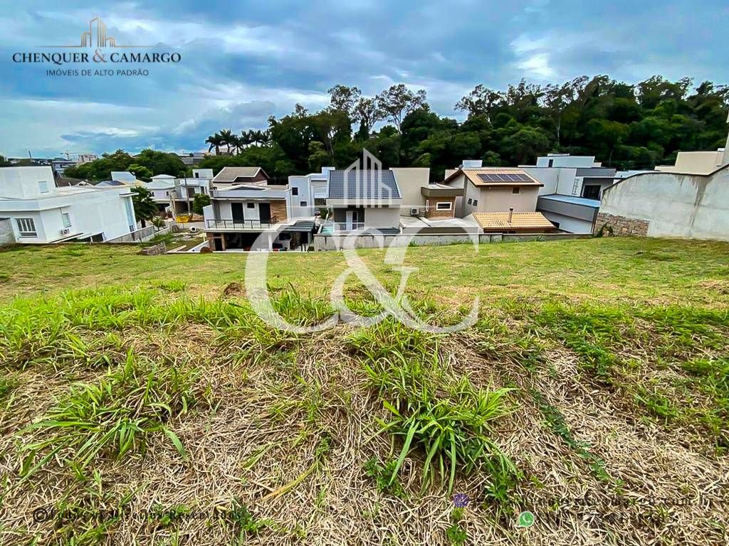 Terreno à venda no Villa Verde Jundiaí, 300m², declive no Jardim Gramadão - 1